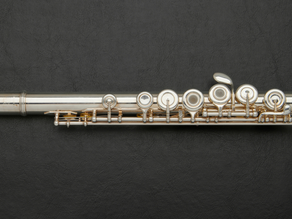 Yamaha YFL-462H Silver Flute #K54113 - Image 7