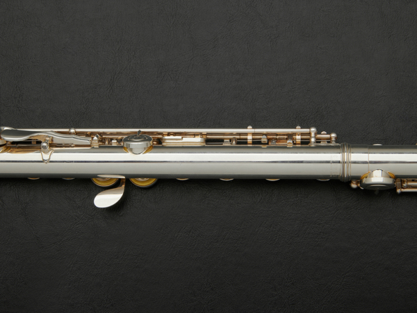 Yamaha YFL-462H Silver Flute #K54113 - Image 14